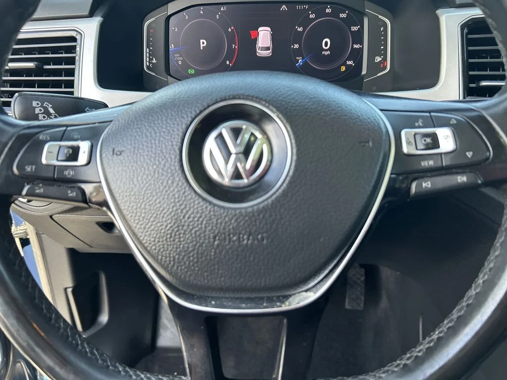 Used 2019 Blue Volkswagen SEL image 10