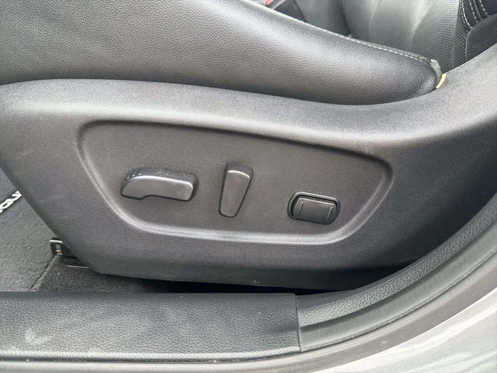 Used 2018 Gray Nissan SL image 28