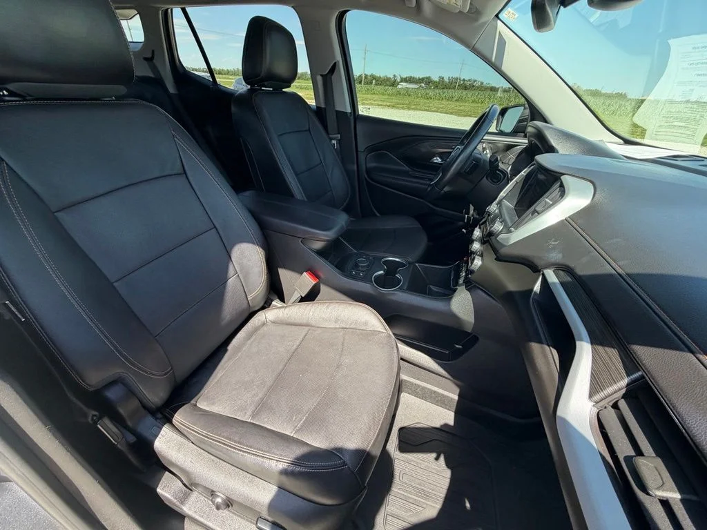Used 2021 Gray GMC SLT image 32