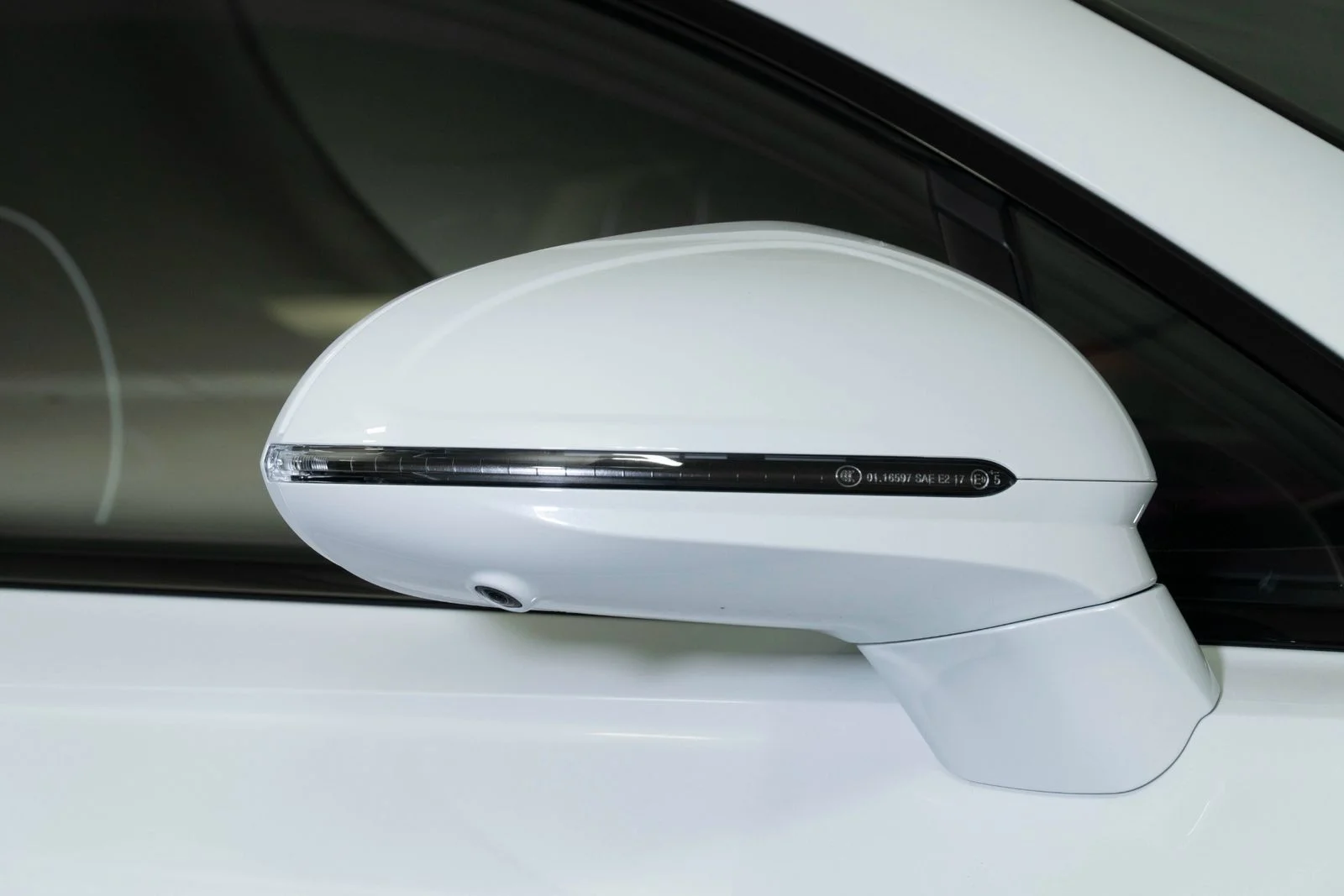 Certified Used 2025 White Bentley Speed image 10