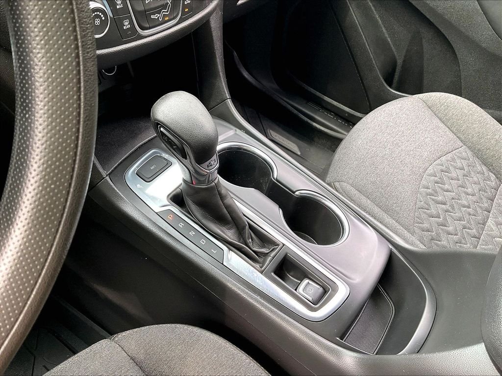 Used 2023 White Chevrolet LT image 20