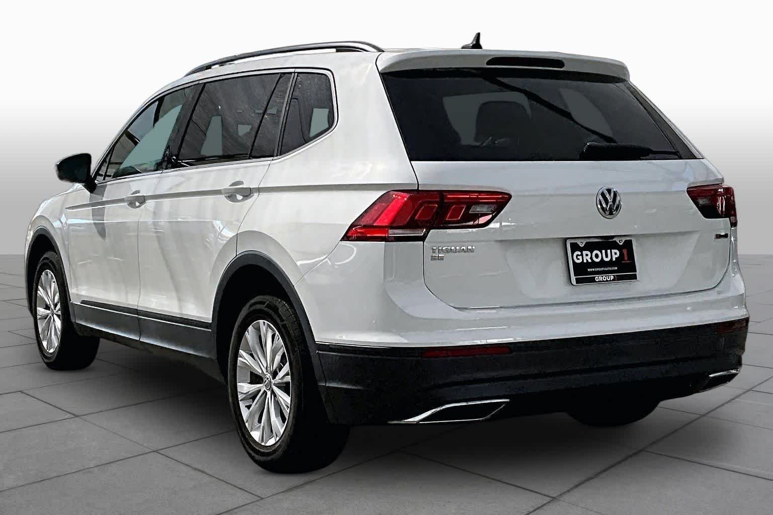 Used 2019 Pure White Volkswagen SE image 12