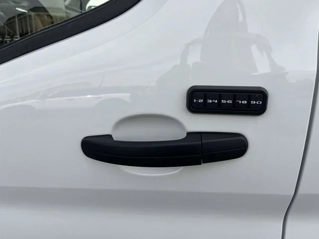 New 2026 Oxford White Ford Base image 5
