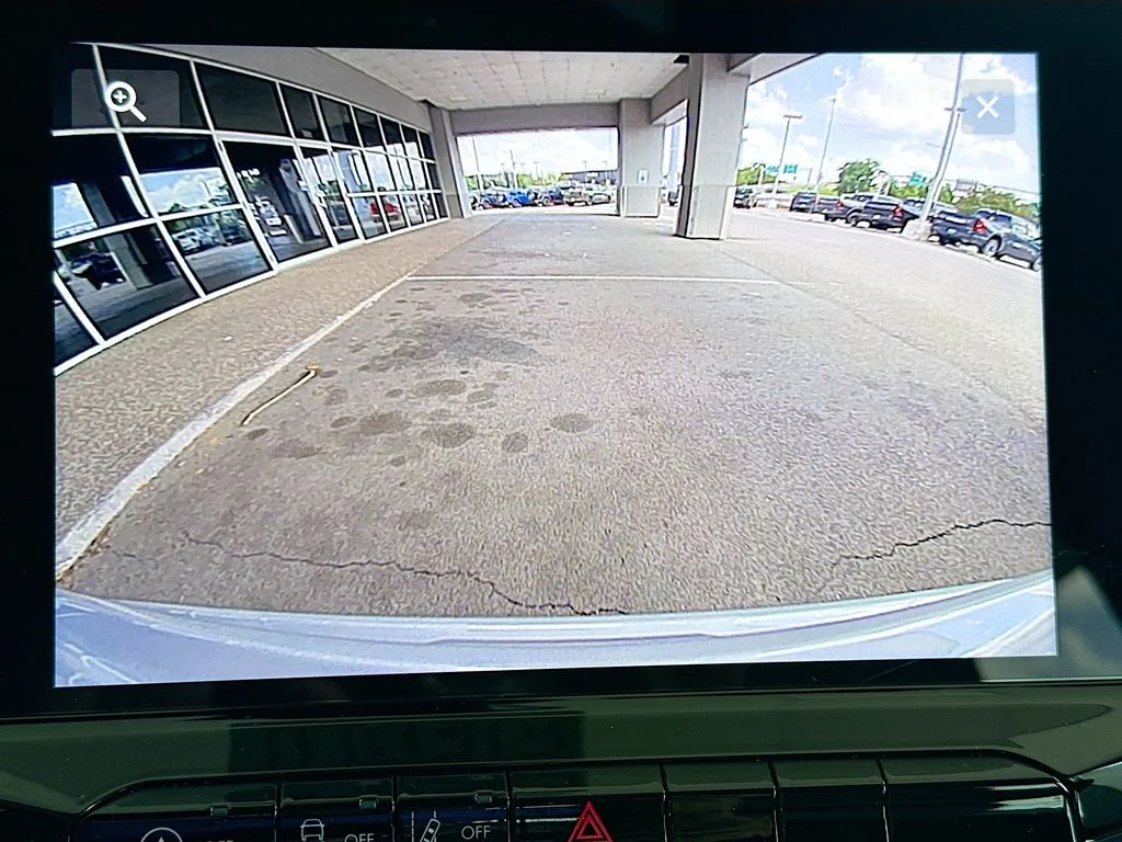 New 2026 Silver Zynith Metallic Clearcoat Jeep Latitude Altitude image 19