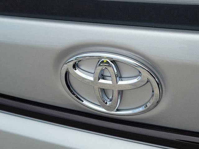 Used 2026  Toyota XSE image 7