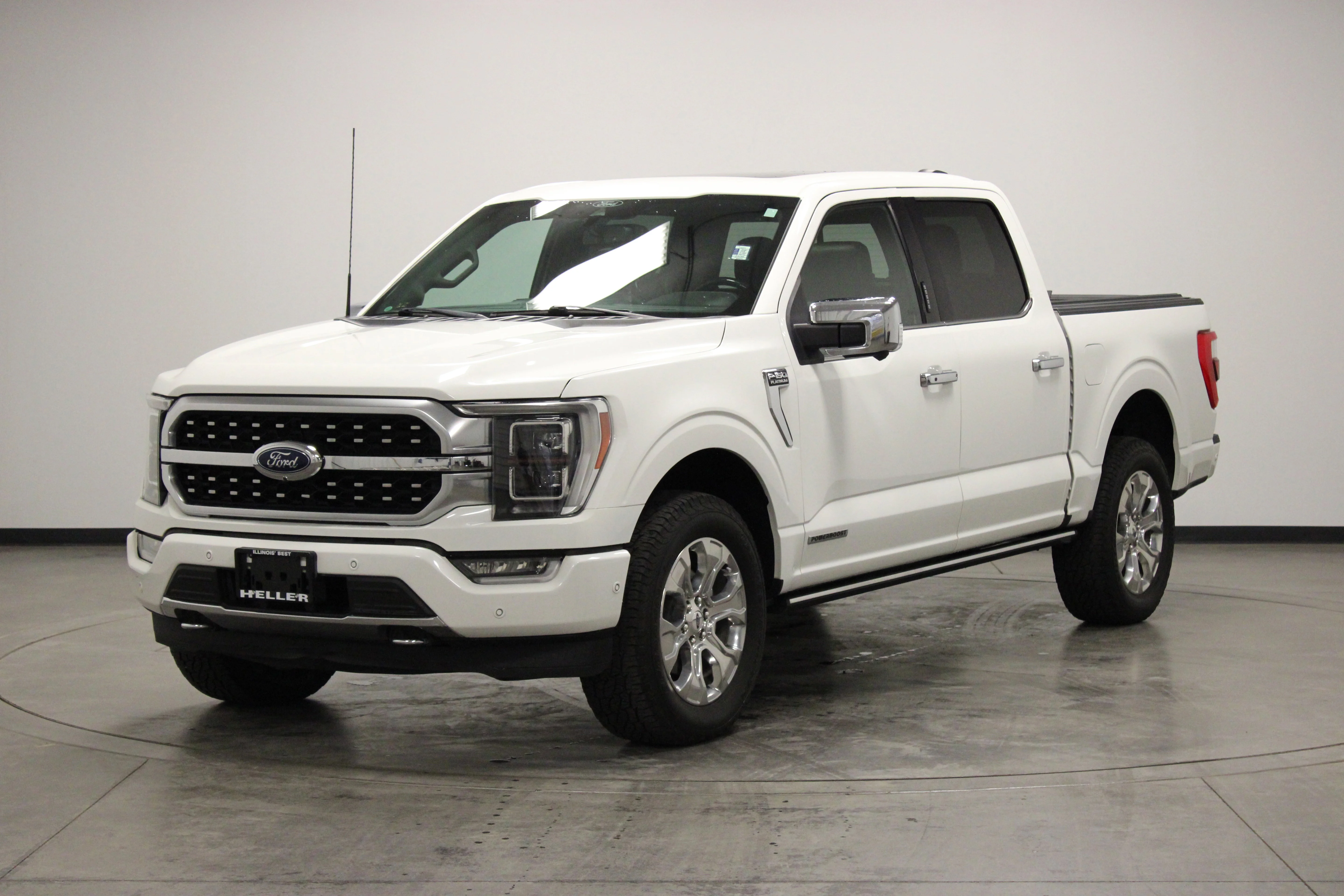 Used 2022 Star White Metallic Tri-Coat Ford Platinum image 4