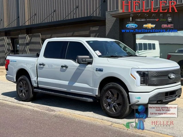 Used 2024 Avalanche Ford XLT image 1