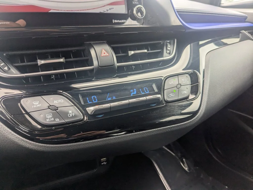 Used 2021  Toyota LE image 17