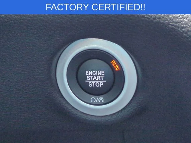 Used 2025 White Chrysler Limited image 21