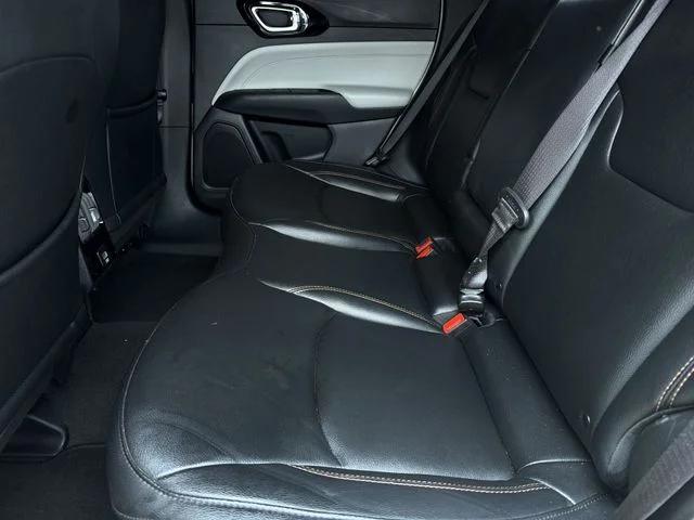 Used 2024 Silver Jeep Limited image 19