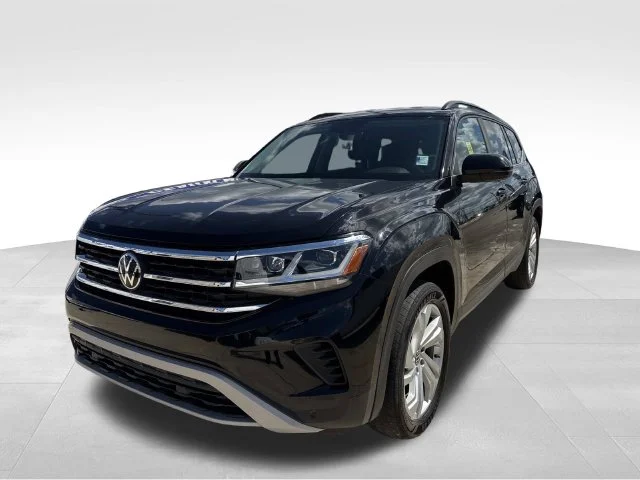 Used 2023 Black Volkswagen 2.0T SE w/Technology image 5