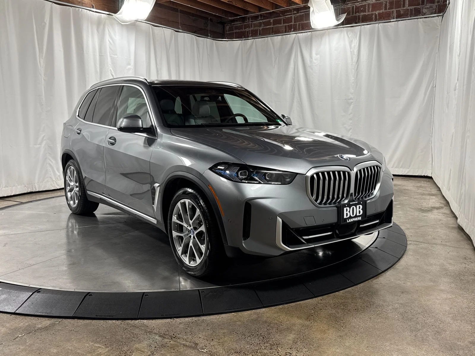 Used 2025 Gray Metallic BMW xDrive50e image 10