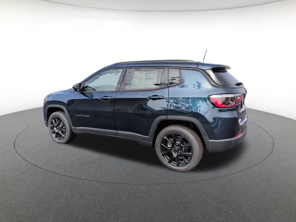 New 2026 Fathom Blue Pearl-Coat Exterior Paint Jeep Latitude image 12