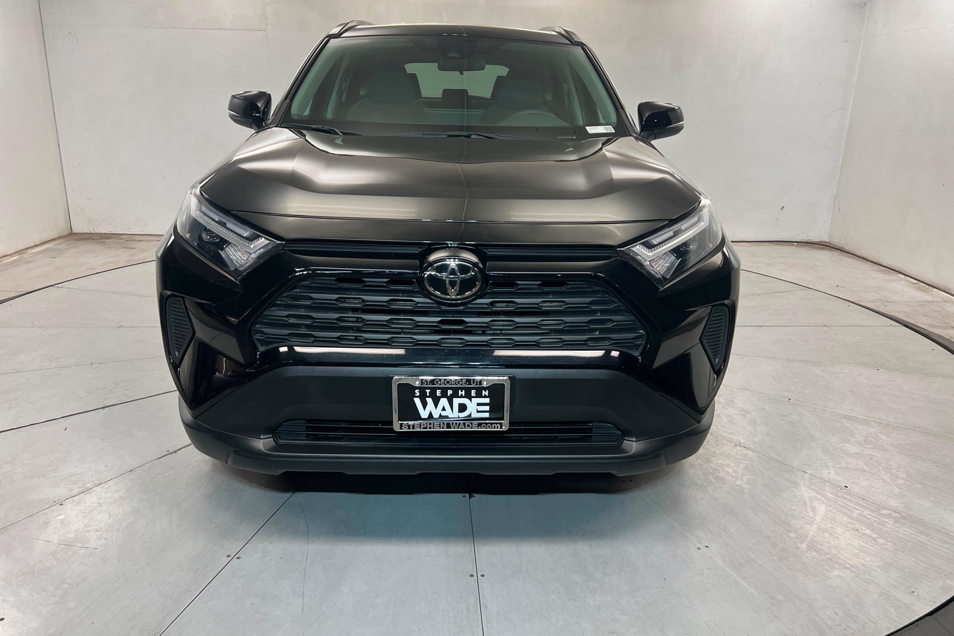 Used 2025 Midnight Black Metallic Toyota XLE image 9