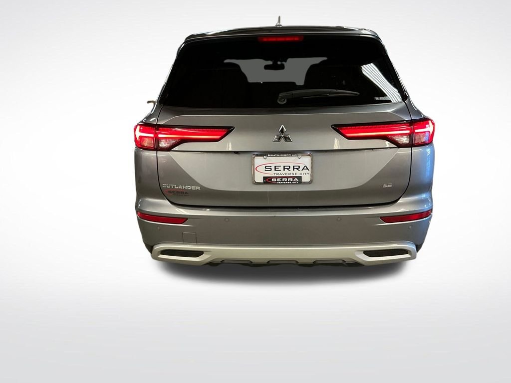 Used 2024  Mitsubishi SE image 4