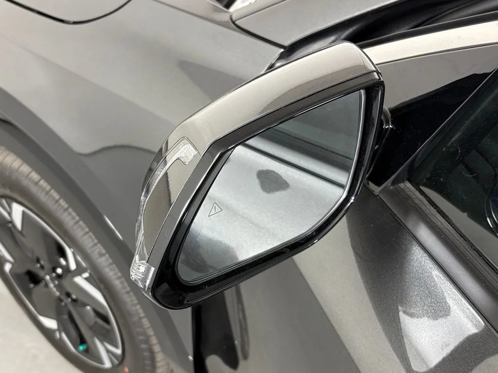 New 2026 Interstellar Gray Kia WIND image 13