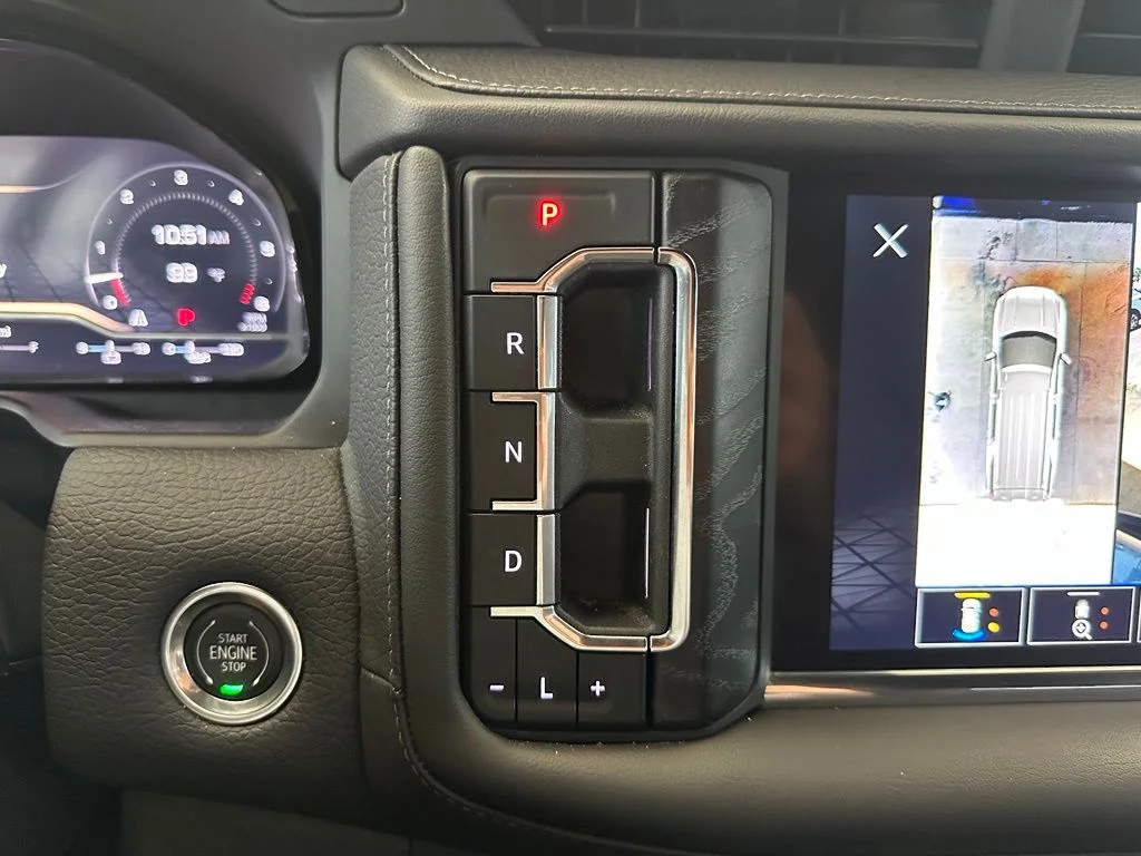 Used 2023 Silver GMC Denali image 28