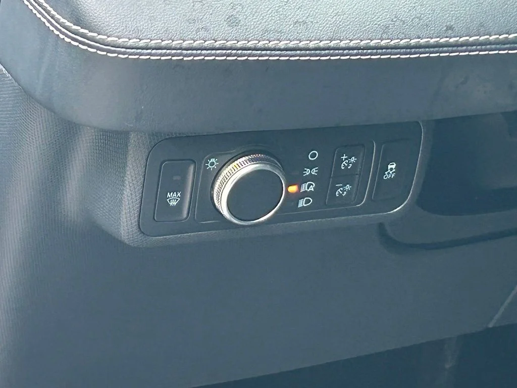 Used 2022 Ice Blue Ford Select image 32