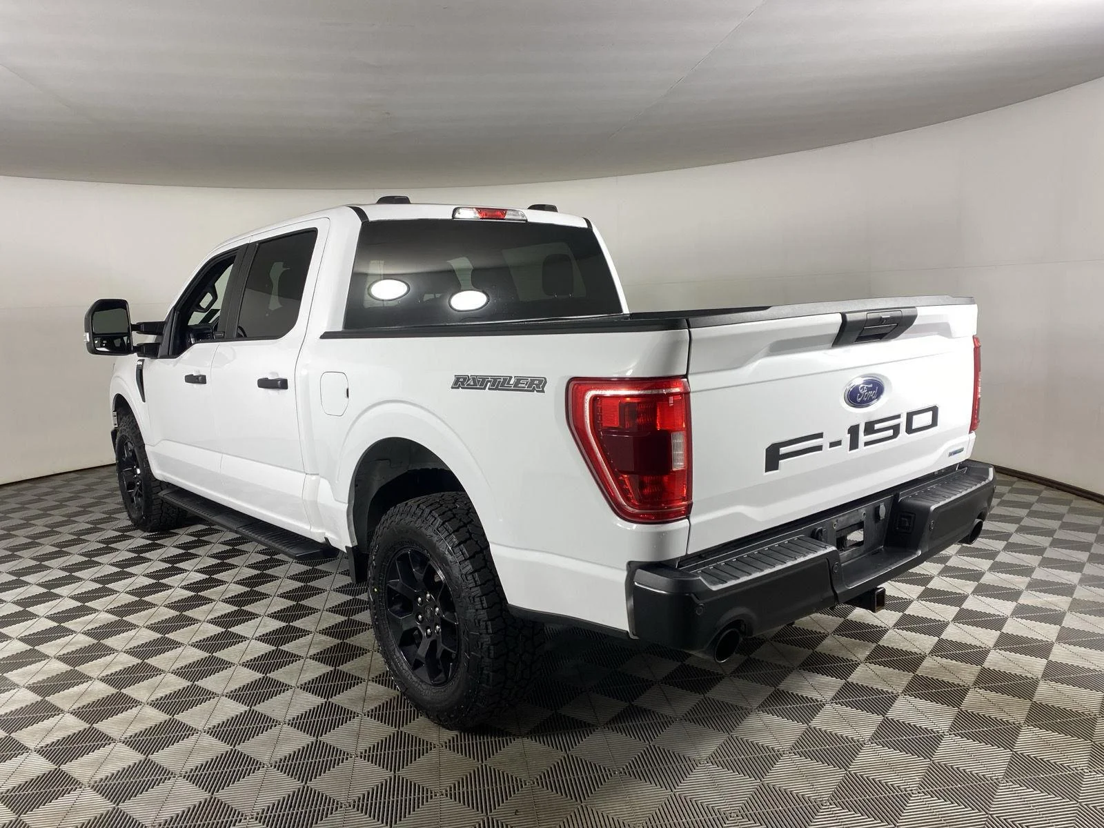Used 2023 Oxford White Ford XL image 13