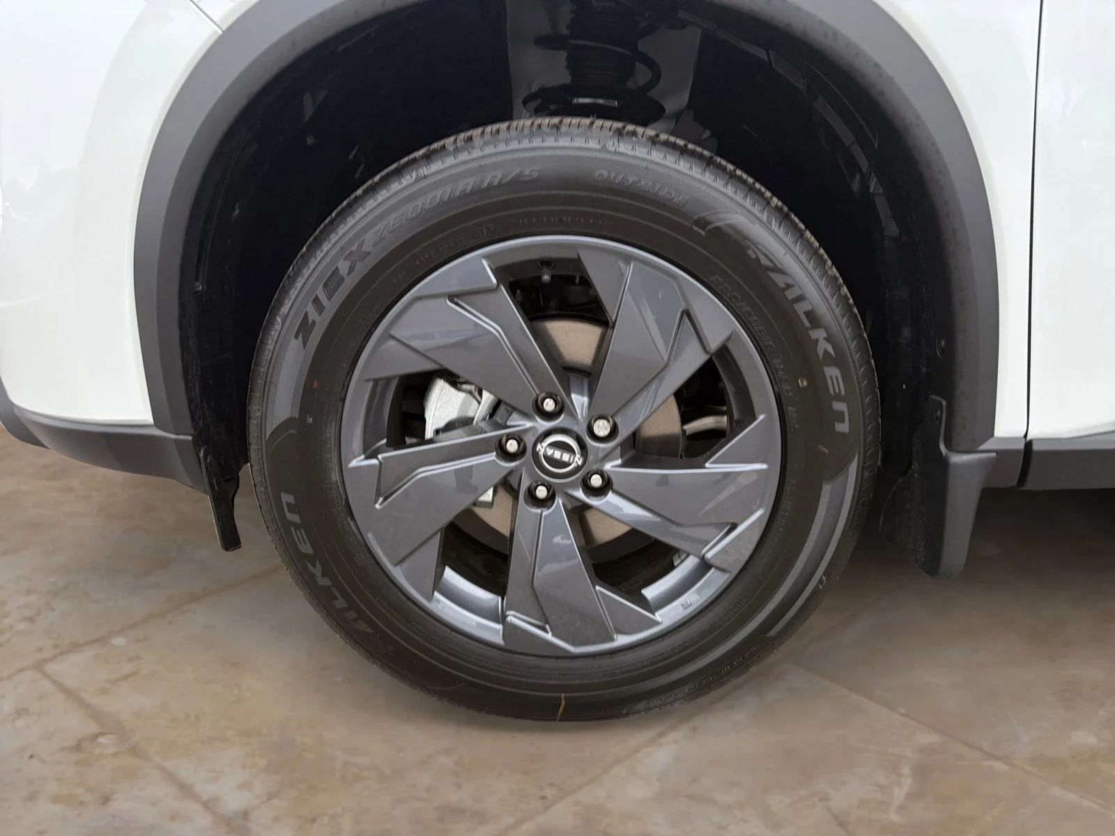 New 2026 Everest White Pearl Tricoat Nissan SV image 13