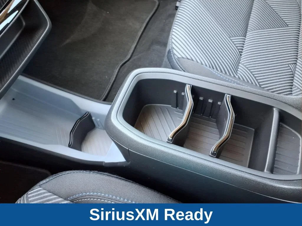 New 2027 Summit White Chevrolet LT image 10
