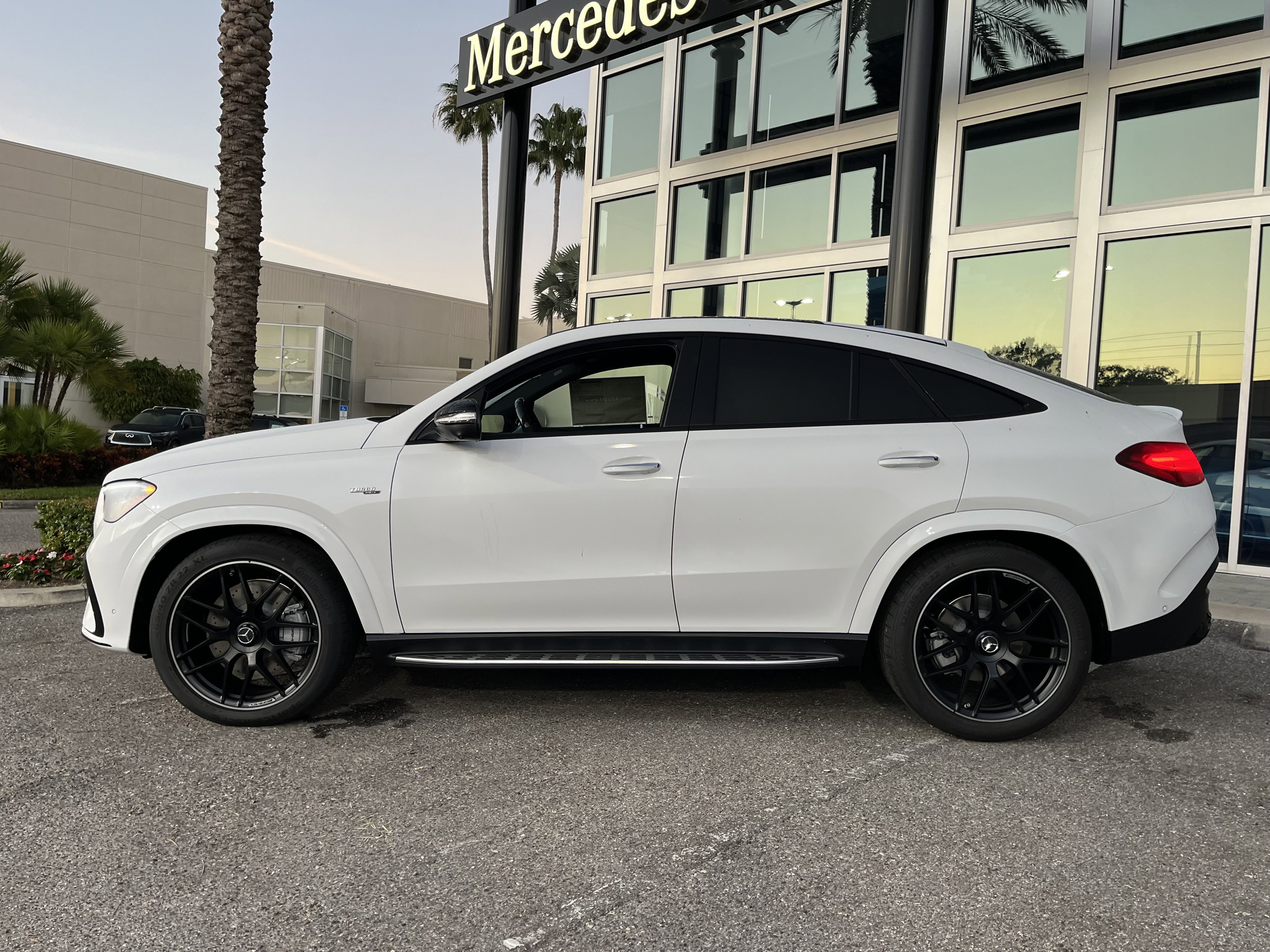 New 2026 MANUFAKTUR Moonlight White Metallic Mercedes-Benz AMG® GLE 53 image 3
