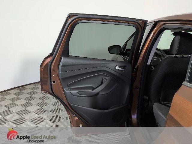 Used 2017 Red Ford SE image 28