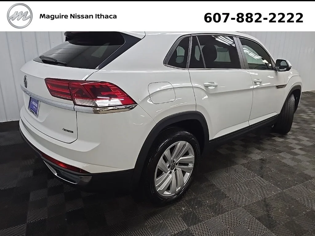 Used 2023 White Volkswagen 2.0T SE w/Technology image 11