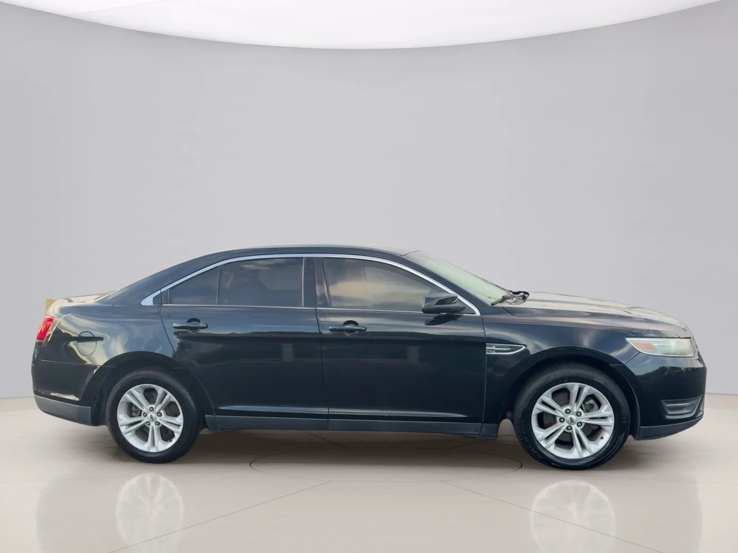 Used 2014 Black Ford SEL image 4