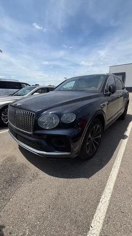2023 Bentley Bentayga EWB 