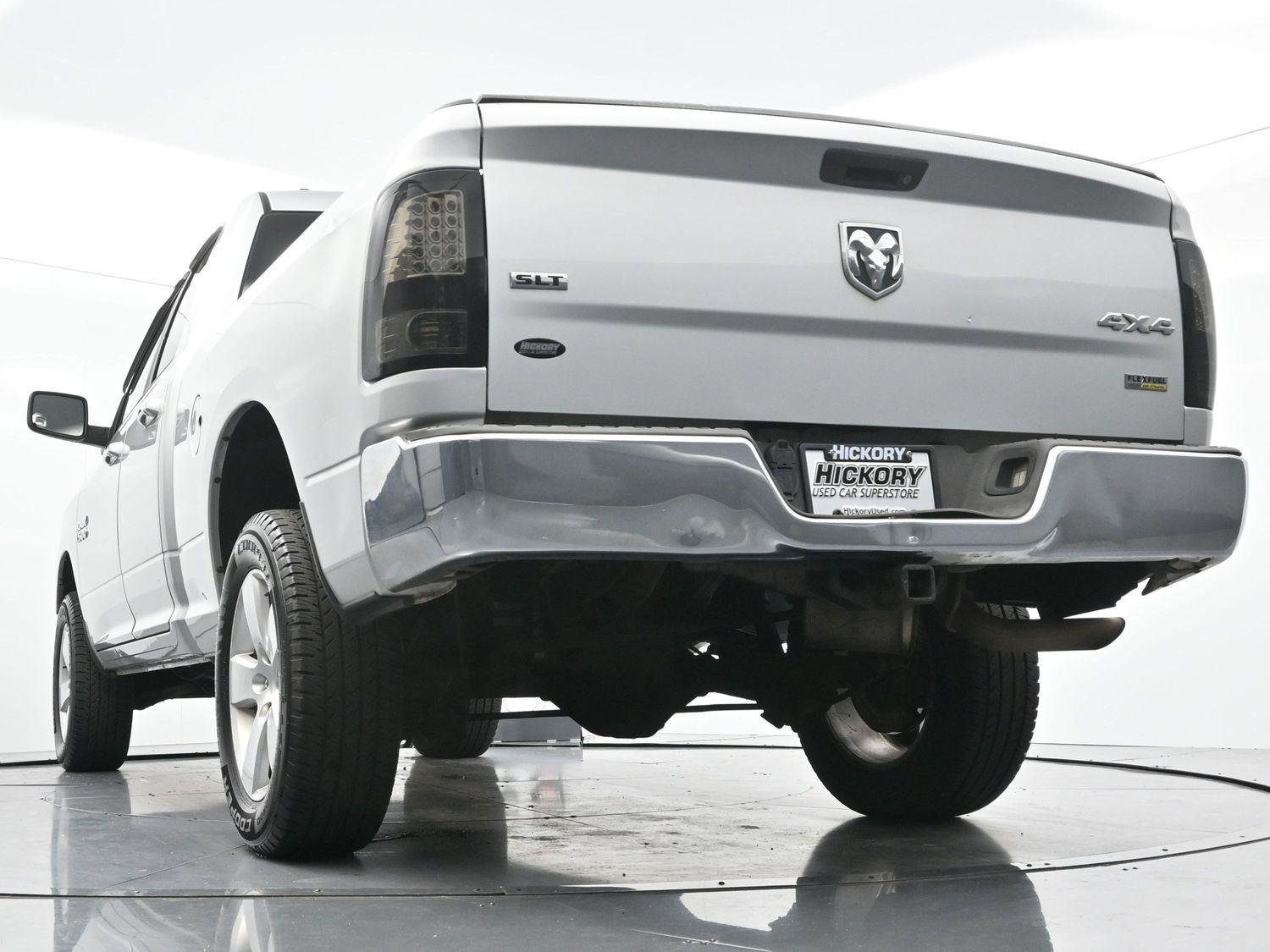 Used 2015 Bright Silver Metallic Clearcoat Ram SLT image 42