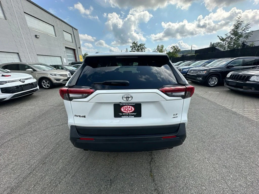 Used 2019 White Toyota LE image 5
