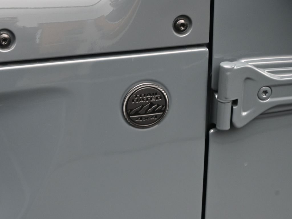 New 2026 Anvil Clear-Coat Exterior Paint Jeep Sport S image 13