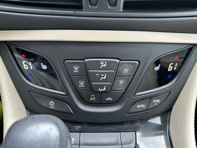 Used 2018 Brown Buick Essence image 19