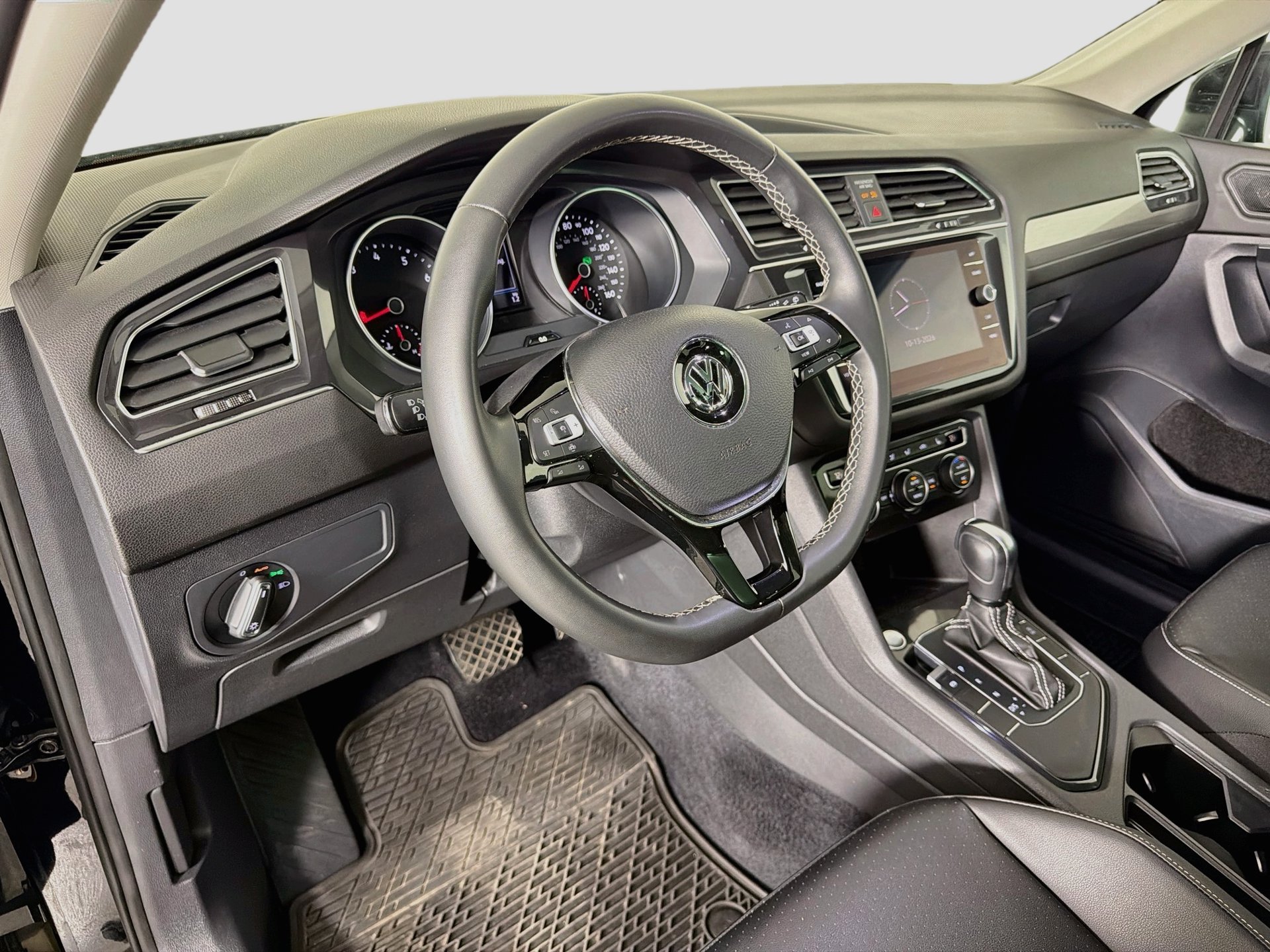 Certified Used 2021  Volkswagen 2.0T SE image 9