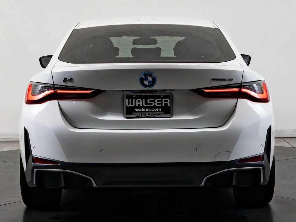 Used 2023 Alpine White BMW eDrive40 image 7