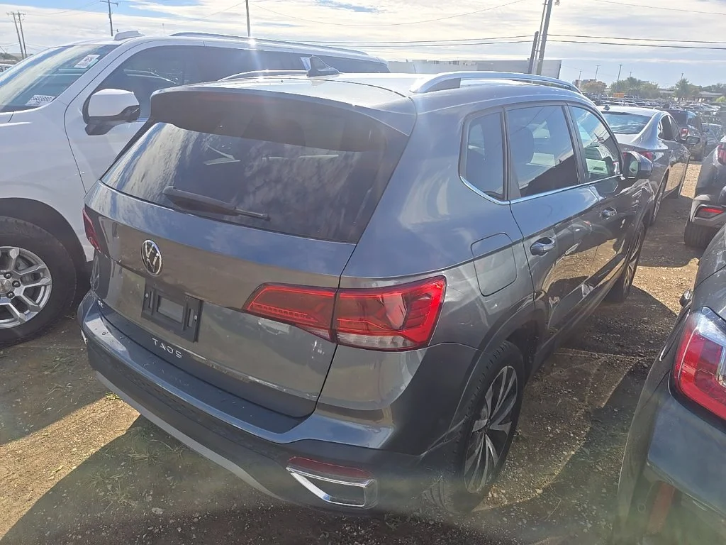 Used 2024 Gray Volkswagen 1.5T SE image 4