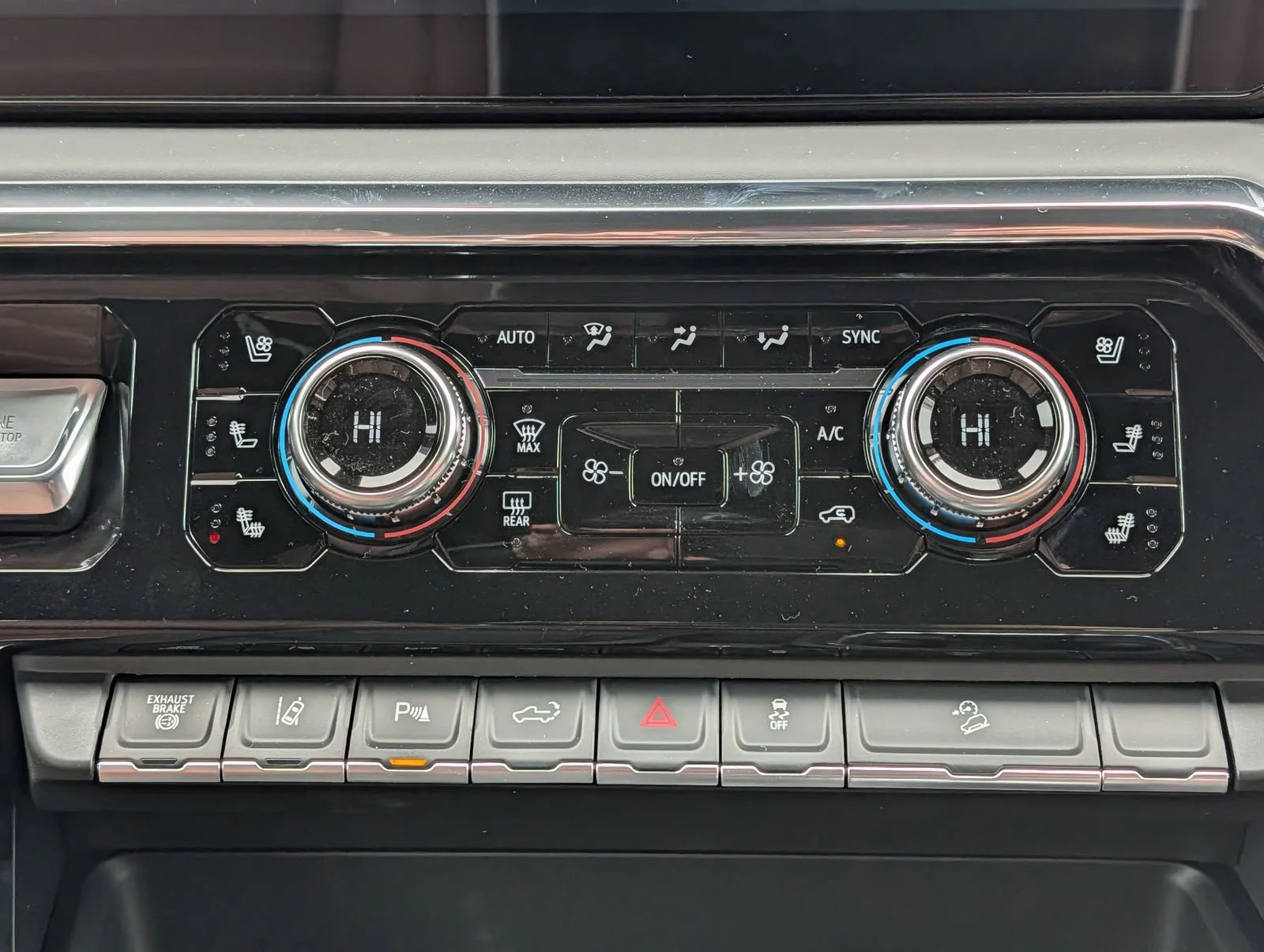 2026 GMC Sierra 2500HD Denali Ultimate - Photo 11
