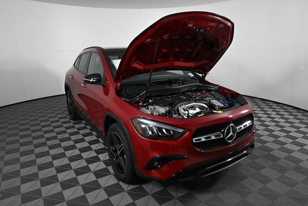 New 2026 MANUFAKTUR Patagonia Red Metallic Mercedes-Benz GLA 250 image 74