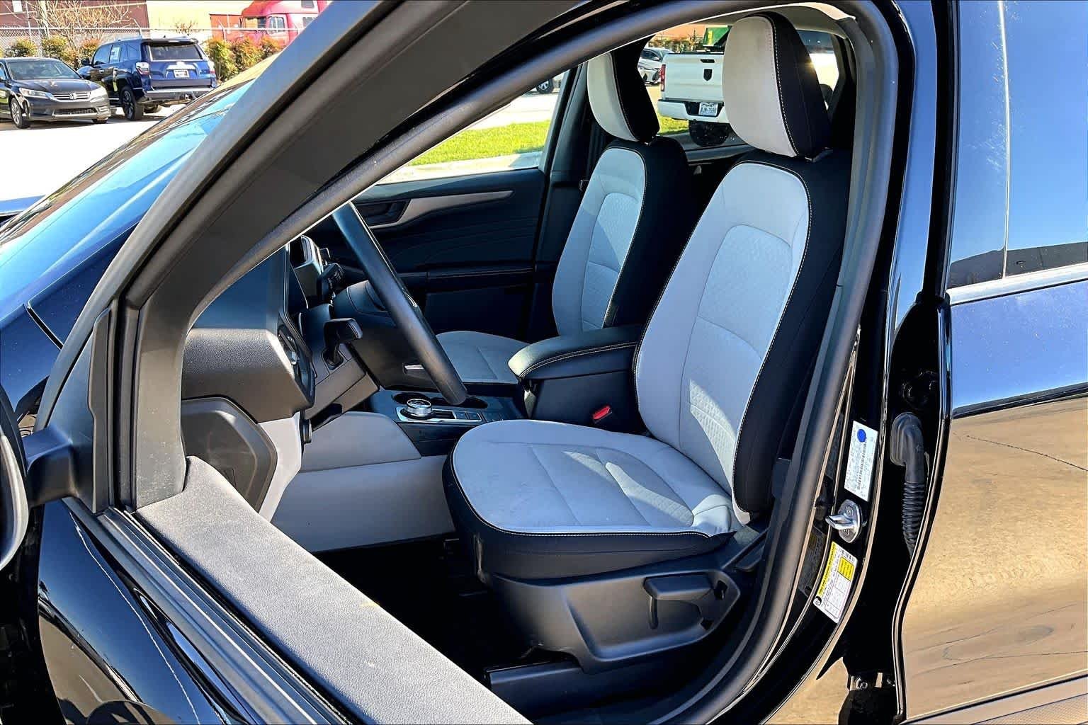 Used 2025 Agate Black Ford Active image 14