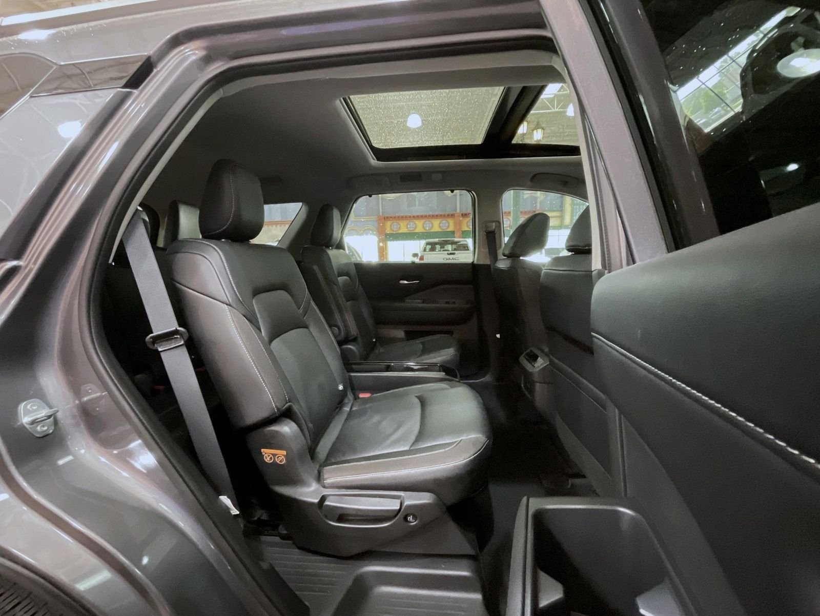 Used 2024 Gray Nissan SL image 18