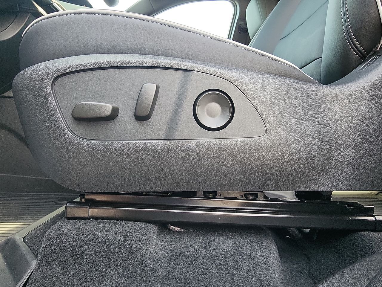 2026 Buick Enclave Preferred - Photo 12
