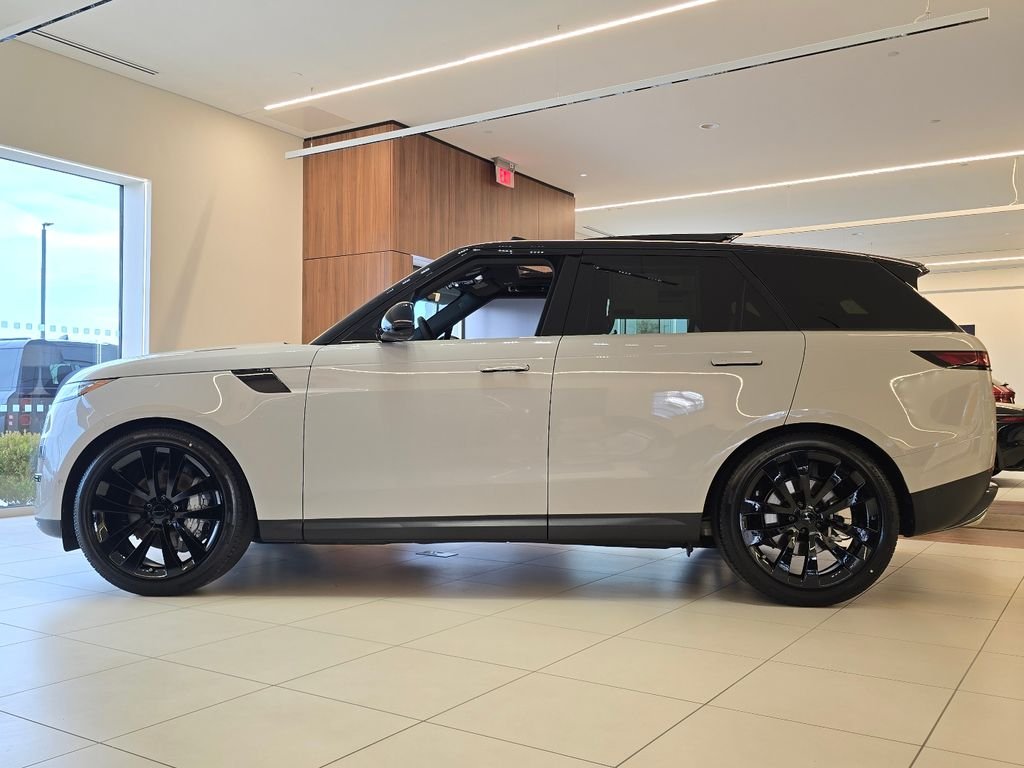 New 2026 Borasco Grey Land Rover se image 21