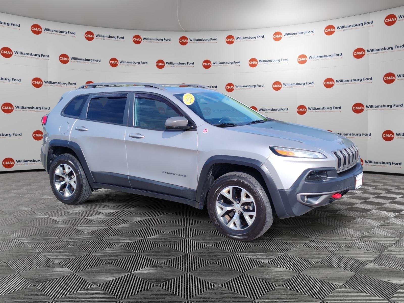 Used 2018 Billet Silver Metallic Clearcoat Jeep Trailhawk image 7