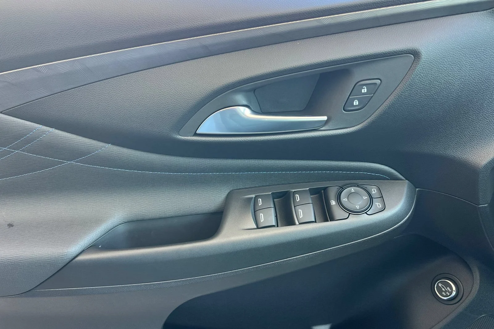 2026 Buick Envista Sport Touring - Photo 9