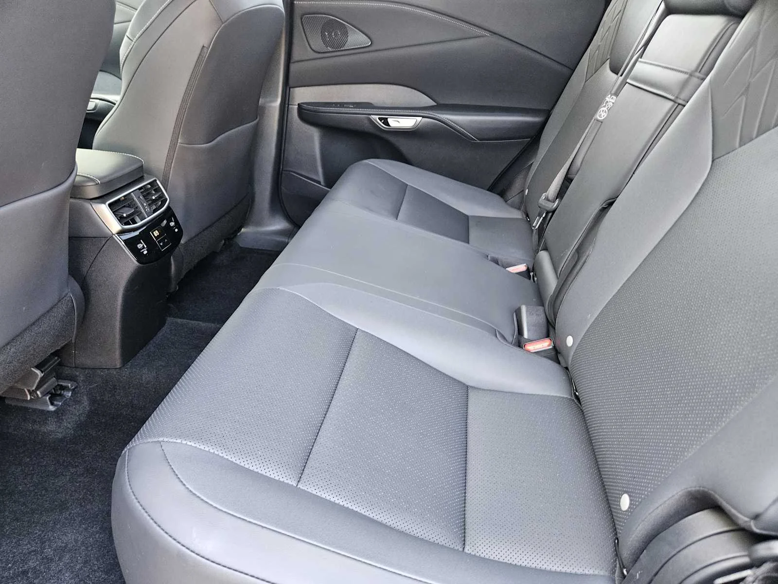 Certified Used 2024 Iridium Lexus Premium image 22