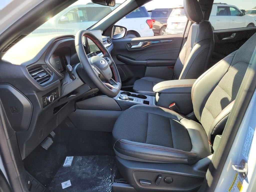 New 2025 Space Silver Metallic Ford ST-Line image 28