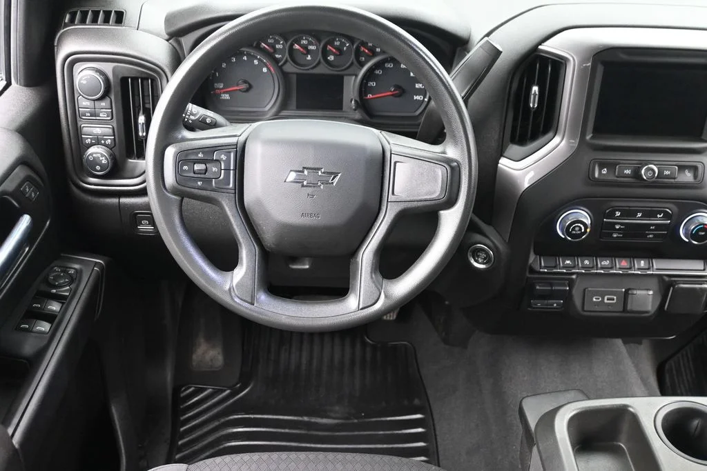 Used 2023 White Chevrolet Custom image 12