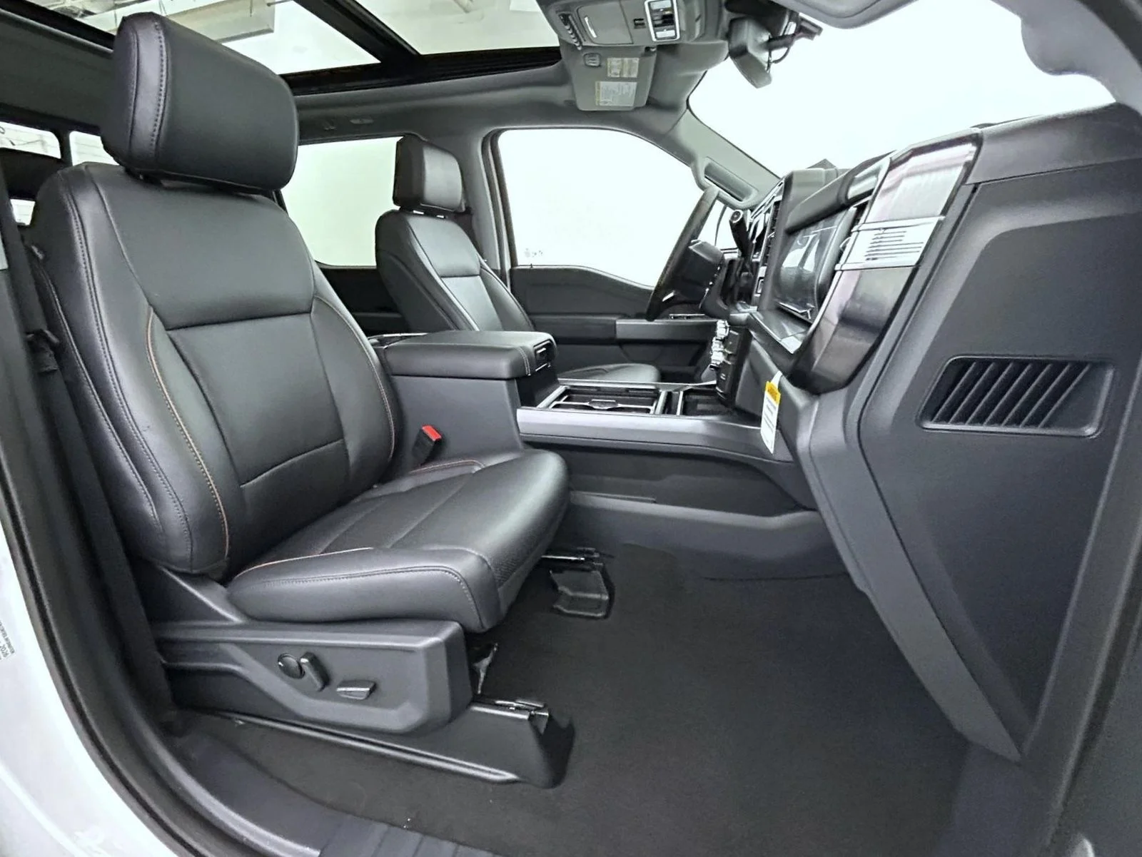 New 2026 White Ford Lariat image 15