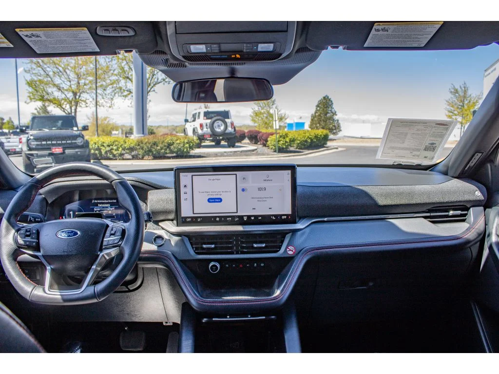 Used 2025 Carbonized Gray Metallic Ford ST-Line image 22